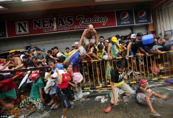 Philippines hậu bão: Người sống vật vờ như 