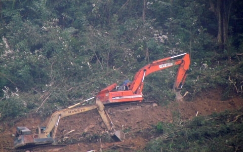 Chủ tịch huyện lý giải vụ ‘gần trăm cán bộ giúp DN’