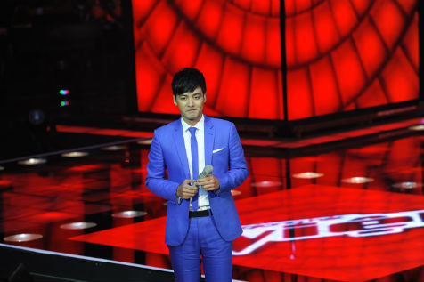 MC Phan Anh lên tiếng bênh vực Đinh Hương