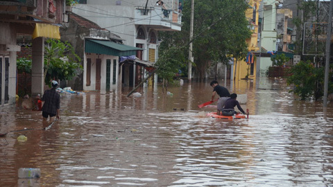 Quảng Ninh: Lũ ống nhấn chìm hàng trăm nhà dân