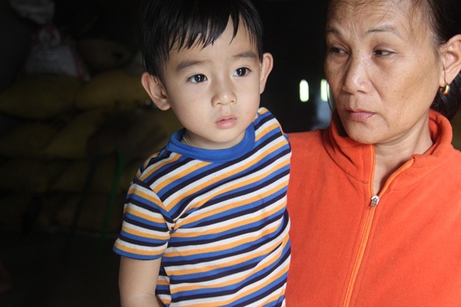 Xin giúp đỡ gia đình phóng viên tử nạn trên đường tác nghiệp bão lũ