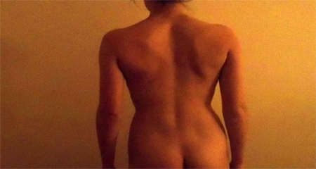 Sinh viên đại học danh tiếng thi khỏa thân