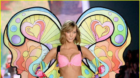 Phát sốt với màn trình diễn nội y của các thiên thần Victoria's Secret