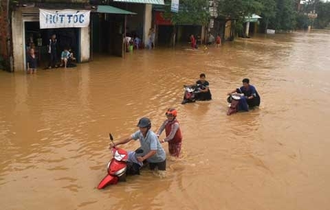 40 người chết, mất tích trong lũ dữ miền Trung