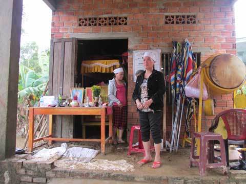 Cô quạnh những đám tang vùng lũ dữ