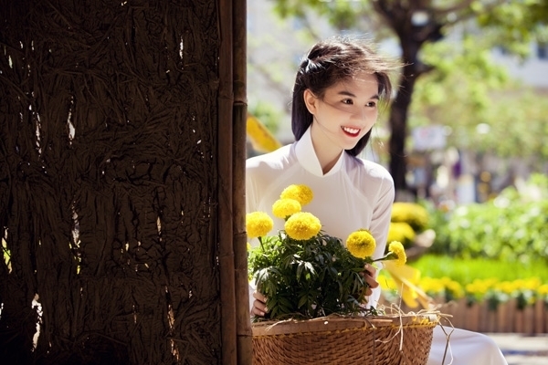 Ngọc Trinh 4 tháng nay không dùng tiền của bạn trai