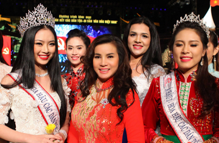 Người đẹp Việt đừng lạm dụng phẫu thuật thẩm mỹ