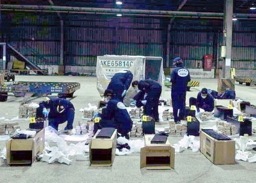 Máy bay chở 229kg heroin quá cảnh tại sân bay Tân Sơn Nhất