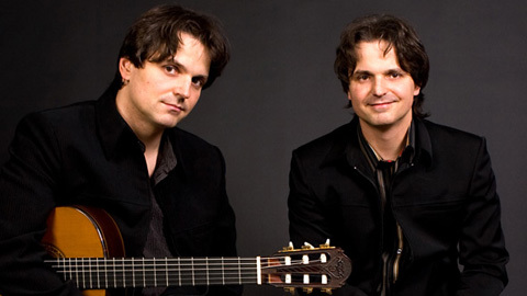 Xem hai cao thủ guitar trình diễn