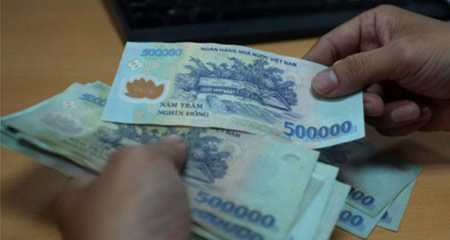 Kêu khó khăn, sếp tập đoàn âm thầm thu tiền tỷ