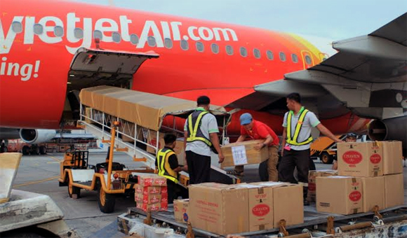 VietJetAir đưa nạn nhân bão Haiyan về Việt Nam