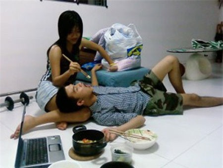 Nam sinh 'tả tơi' sau sống thử