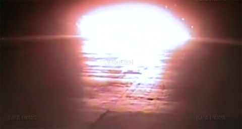 Cảnh nổ như bom khi Boeing Nga lao xuống đất