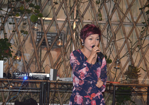 Thái Thùy Linh hát quyên tiền cho nạn nhân Zone 9