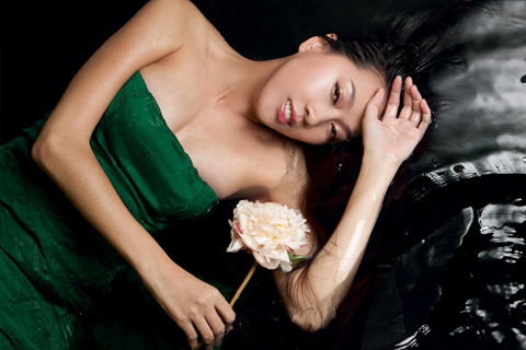 Nguyên Thảo tái xuất sau khi bí mật sinh con