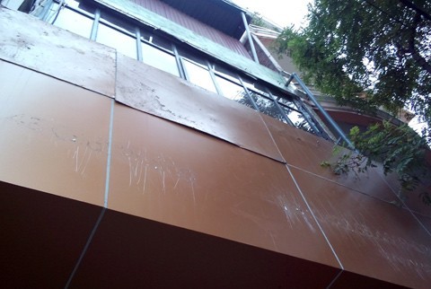 Vợ bác sĩ Cát Tường tháo dỡ biển hiệu thẩm mỹ