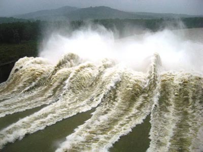'Thủy điện 'con cóc', vỡ cũng không ăn thua'