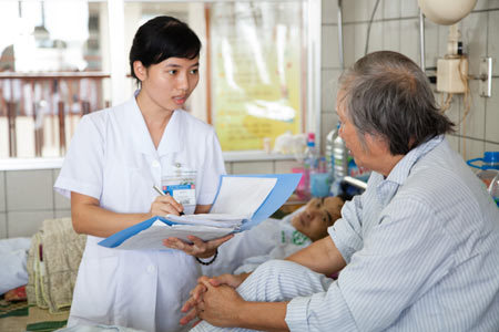 Trị bệnh bằng cơm bệnh viện