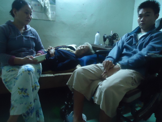 Cơ cực người phụ nữ bệnh tim nuôi mẹ già và đứa con tật nguyền