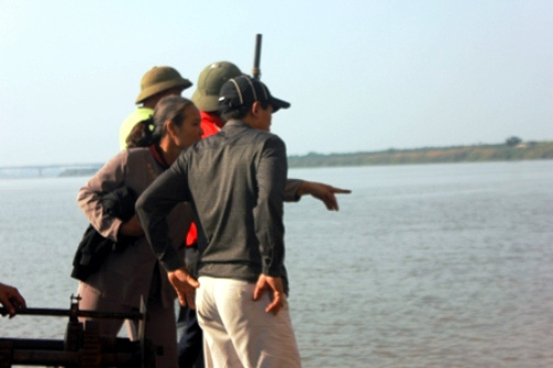 Thêm một ngày tìm kiếm xác chị Huyền trong vô vọng