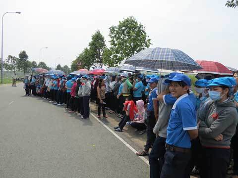 TP.HCM: 1.000 công nhân đòi tăng lương