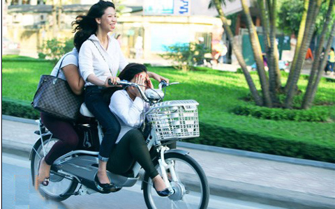 Không kiểm soát xe đạp điện, hiểm hoạ gây TNGT!