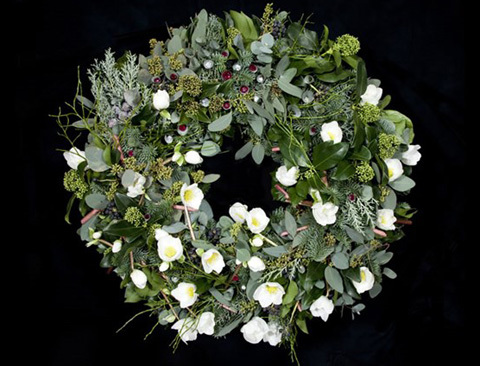 Vòng nguyệt quế giáng sinh giá 100 tỷ đồng