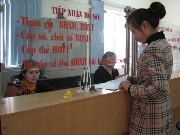 Chấm dứt hợp đồng ra nước ngoài định cư, có được hưởng trợ cấp một lần?