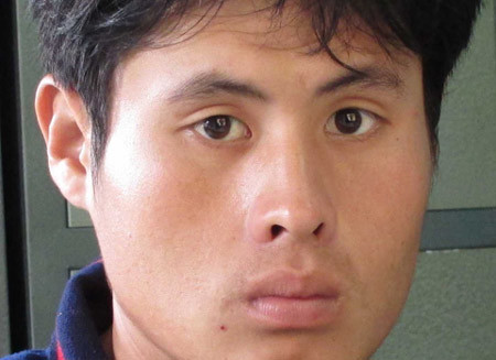 Vừa ra tù, lại vào nghĩa địa cướp, hiếp