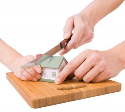 Ly hôn, vợ chồng muốn mỗi người đứng tên một căn nhà?