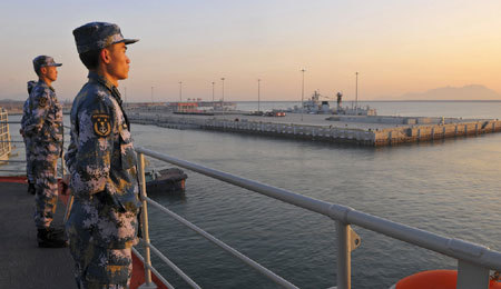 Với cao, quân đội TQ oằn mình vì áp lực