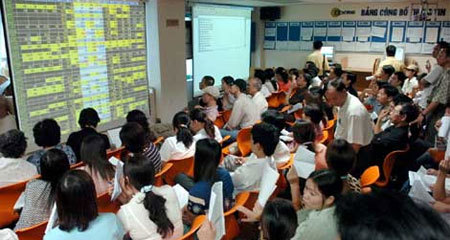 Tiền chảy ngược, đại gia đón lộc cuối năm