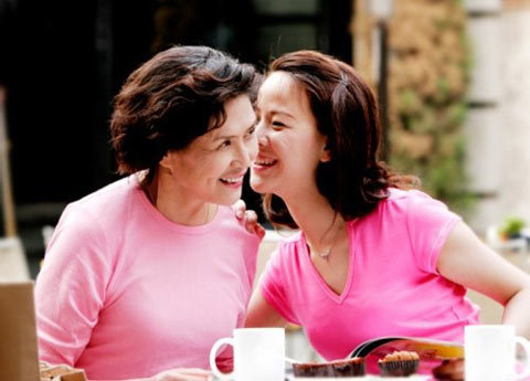 Tủi thân vì con gái chỉ lấy lòng nhà chồng