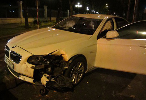 Lái BMW tiền tỉ gây tai nạn, siêu mẫu Hoàng Yến bị phạt