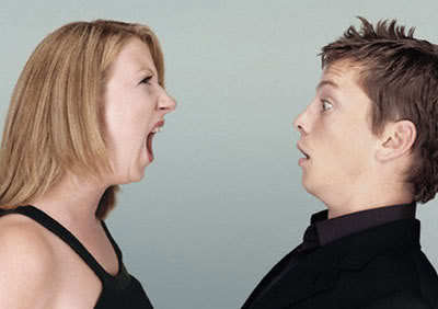 Đàn ông đần mới bị vợ tẩn