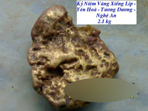 Khốn khổ vì nhặt được cục vàng 2,1kg