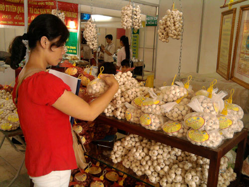 Hàng Tàu đua gắn mác Việt