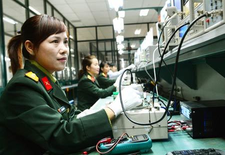 'Tay mềm' sản xuất 'thép' ở M1