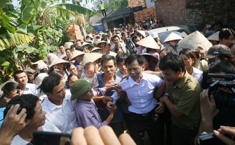 Chuyện tòa án- tít mù rồi lại vòng quanh