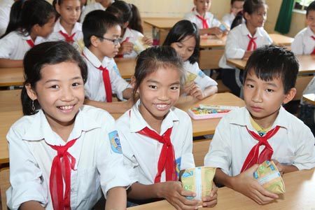 Sữa đậu nành miễn phí - niềm vui của hàng triệu HS