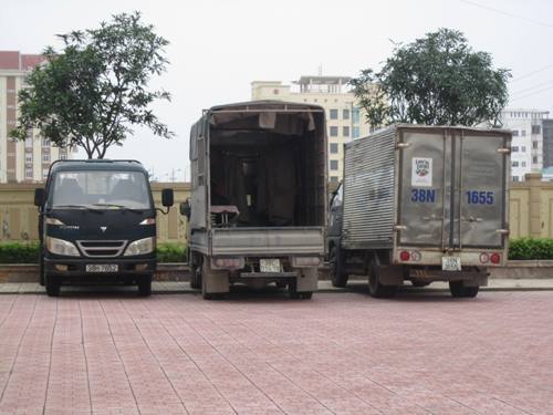 Dân bức xúc vì phương thức truy thu thuế ‘kỳ lạ’