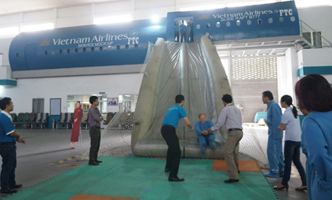 Vào ‘lò’ luyện phi công, tiếp viên lớn nhất Việt Nam