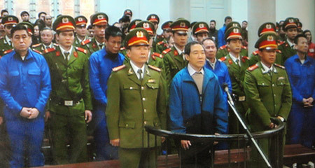 5 phiên tòa đình đám nhất 2013