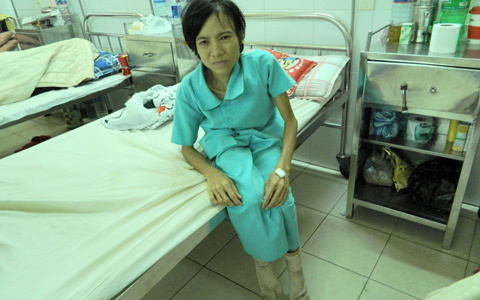 Cô gái lưng gù, bệnh tim có “thâm niên”… trốn viện