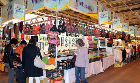 Xúc tiến thương mại đầu tư: Du lịch, shopping miễn phí