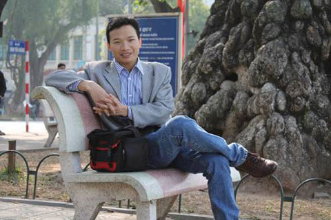 Người yêu nâng ngực: Mày râu nói gì?