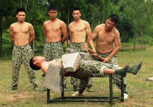 'Đi không dấu, nấu không khói, nói không tiếng'