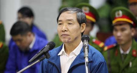 2013: Cú đấm mở màn tấn công tham nhũng