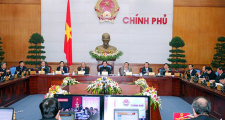 Chủ tịch tỉnh bác bộ trưởng về '1%' công chức cắp ô