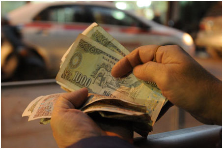 Tiền mới đi lễ: Chỉ có loại trên 5.000 đồng